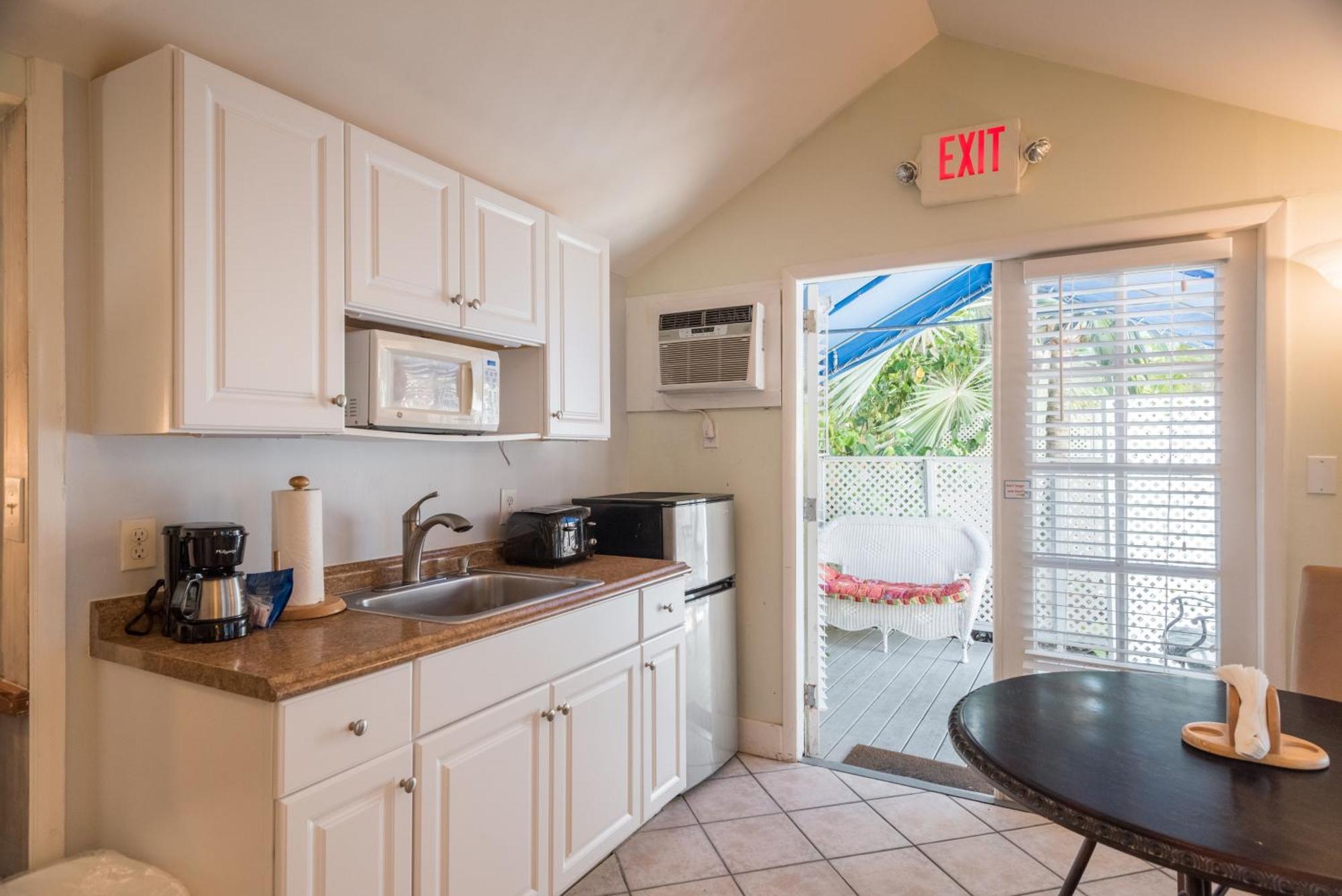 Tropical Village Key West Room photo