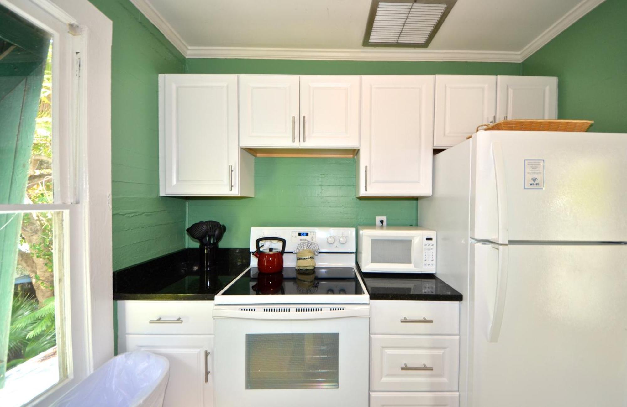 Tropical Village Key West Room photo